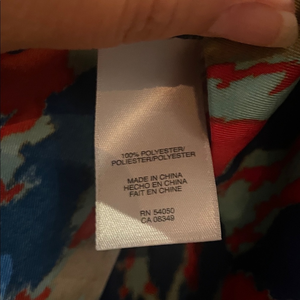 Jones New York Red and Blue Patterned Top - Large - Picture 8 of 8